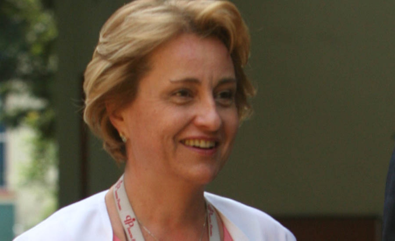 Dr. Dana Safta: „Este umilitor modul în care societatea îi poziţionează pe medici”
