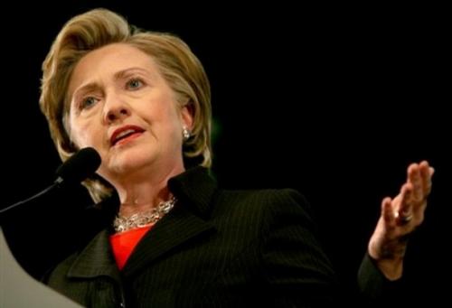 Hillary Clinton, atacată cu un pantof după un discurs