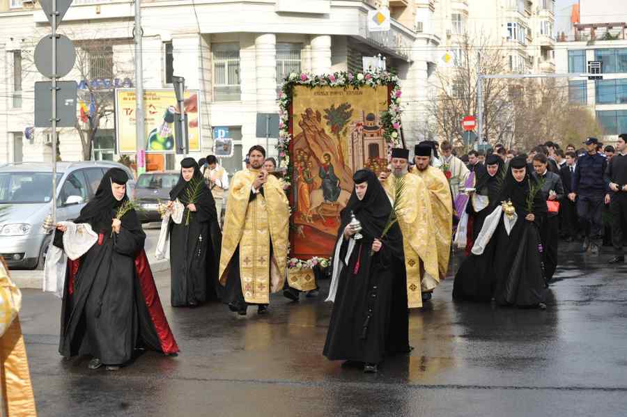 Procesiuni pe străzile Capitalei de Florii