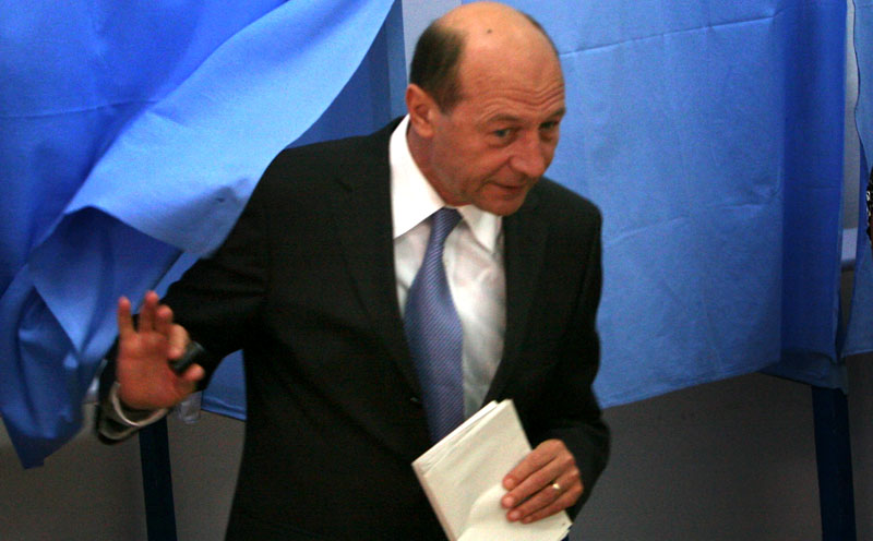 Apelul lui Băsescu către români: Dacă nu aveţi cu cine vota…