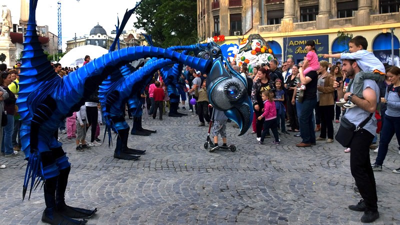 Spectacol vizual şi auditiv la B-FIT in the Street (foto/video)