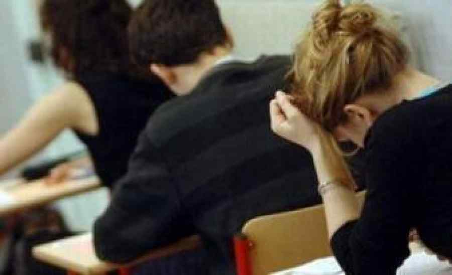 Elevii de clasa a VIII-a termină cursurile vineri