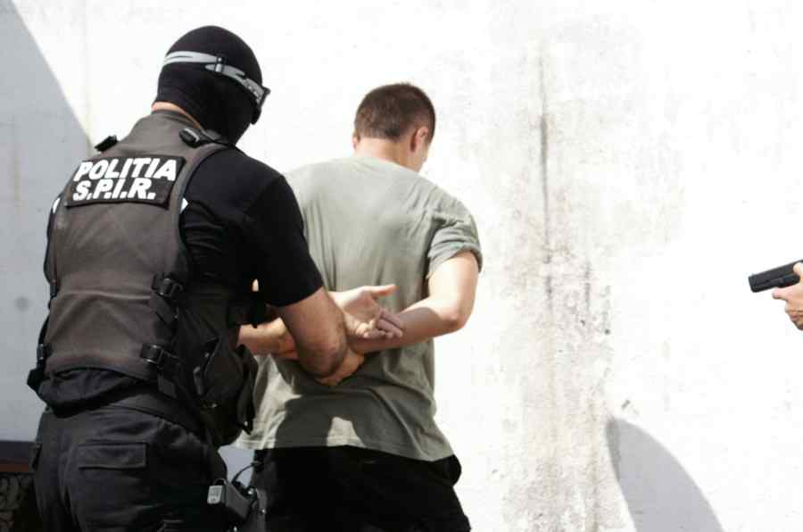 Percheziții în Cluj la persoane suspectate de evaziune fiscală şi spălare de bani