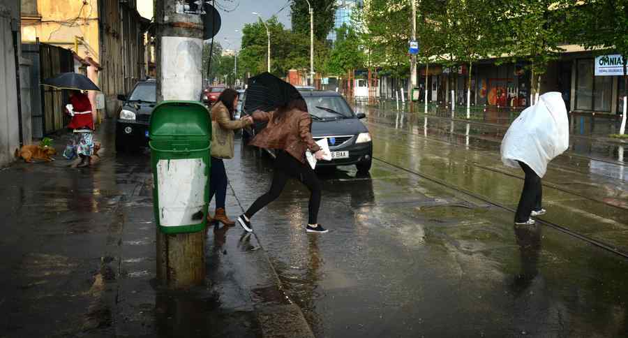 Vezi până când mai plouă (HARTĂ)