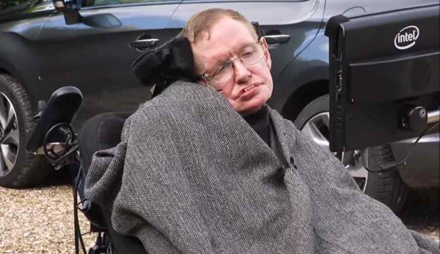 Stephen Hawking  ia parte la campania „ALS Ice Bucket Challenge” (video)