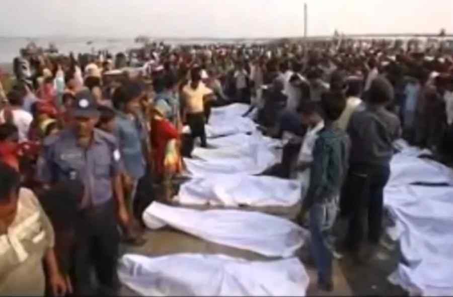 Naufragiul unui feribot cu 200 de persoane la bord în Bangladesh