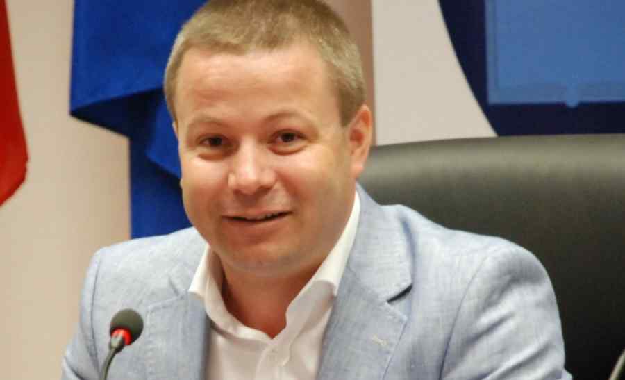 Surse: Secretarul general adjunct al MEN Gabriel Ispas, vizat de DNA