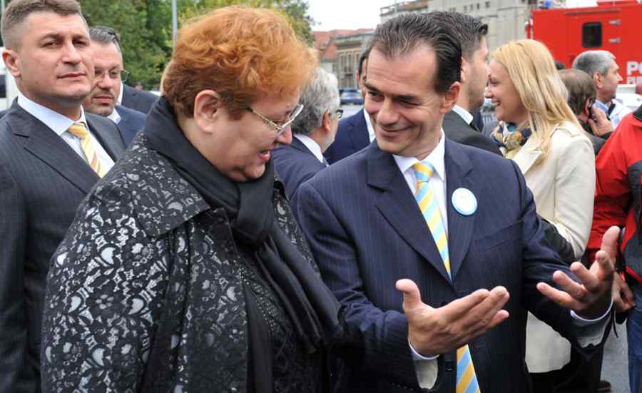 Orban, povestindu-i Renatei Weber cum e cu păstrarea siluetei