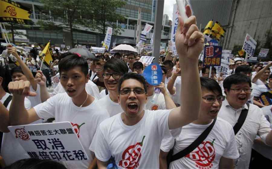 Şeful Executivului din Hong Kong  ignoră ultimatumul studenţilor