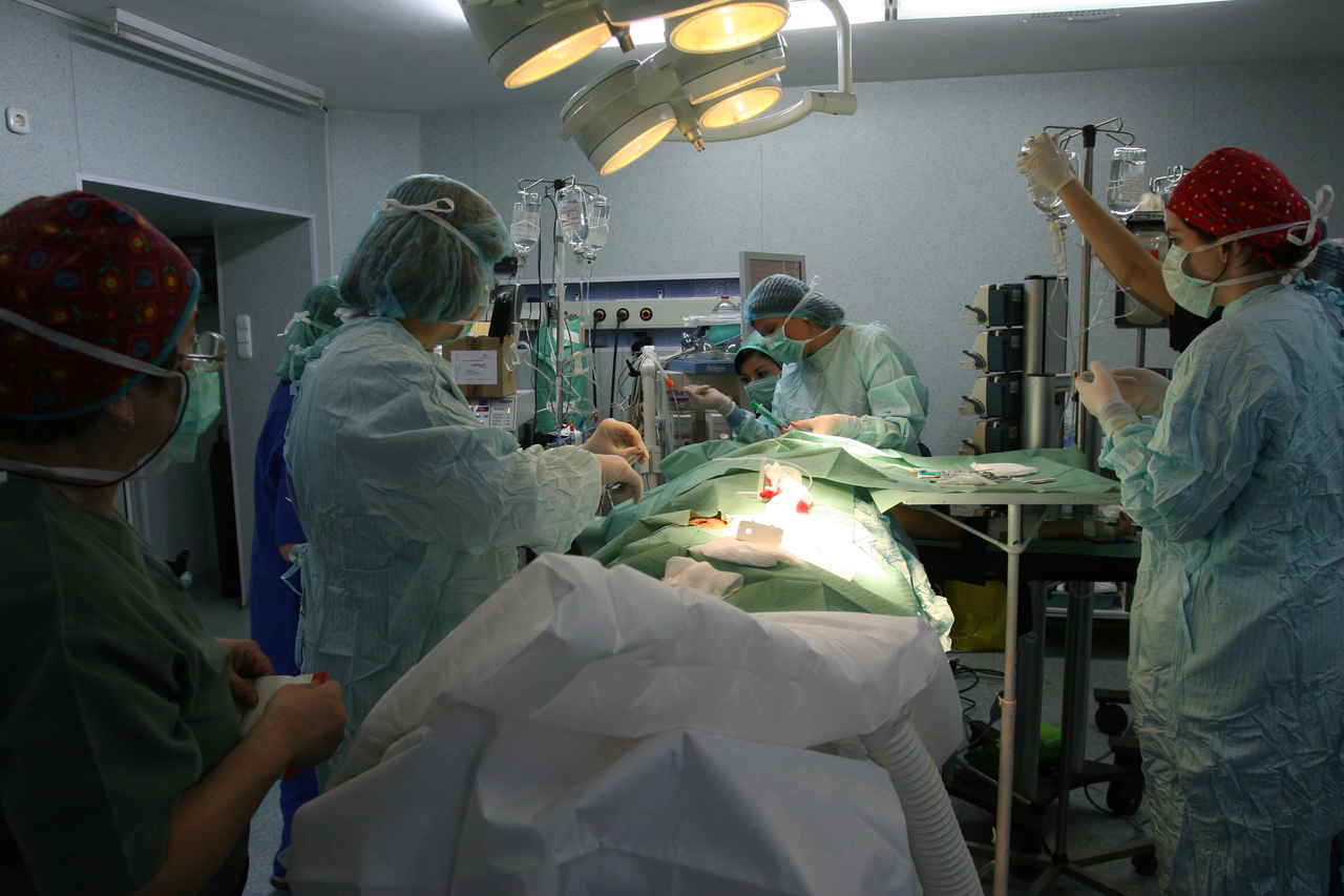 (VIDEO) Videoclip inedit, în sala de operații