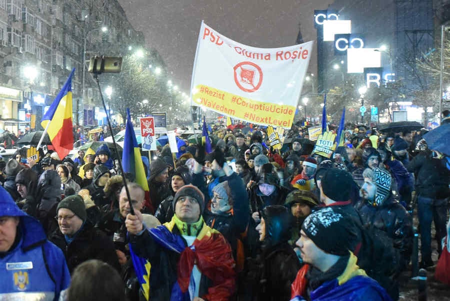 „Ciuma roșie“, slogan fascist