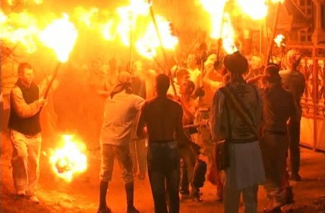 Îmbrânceli şi înjurături între colindătorii români şi maghiari din Oituz