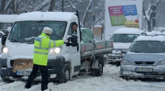 34 de drumuri judeţene sunt încă blocate