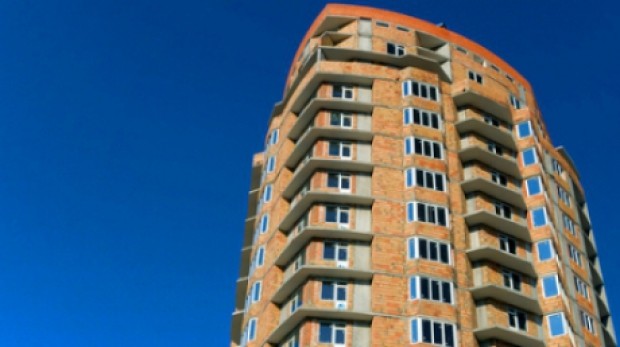 Împrumutul „Prima Casă” în lei, mai scump decât creditul ipotecar standard