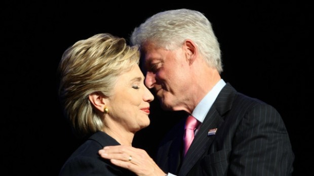 Hillary şi Bill Clinton divorţează