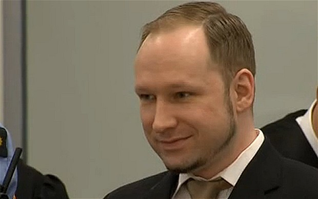 Procesul lui Breivik: O rudă a unei victime a aruncat cu pantoful în criminal
