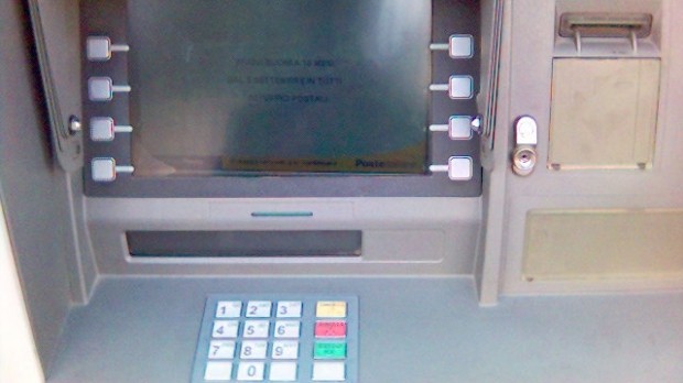 2.000 de bancomate riscă să rămână fără bani. Protest la cea mai mare firmă de transport valori