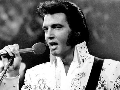 Fanii comemorează 35 de ani de la moartea lui Elvis Presley