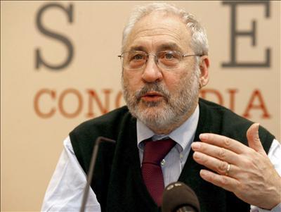 Stiglitz: multinaţionalele stabilesc limitele democraţiei