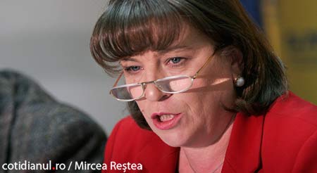 Norica Nicolai a măturat pe jos cu Viviane Reding