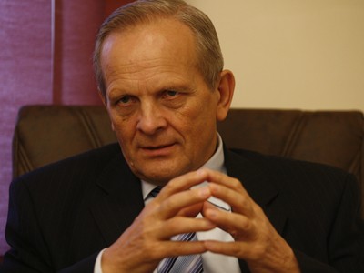 Stolojan: Dreptul de veto în UE e varianta atomică, nucleară