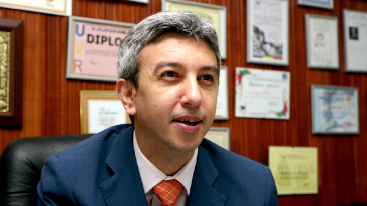 Vor renunţa parlamentarii lui Diaconescu la salarii?