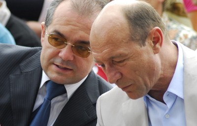 Băsescu şi Boc îşi bat joc de Ponta. El crede însă că este lăudat