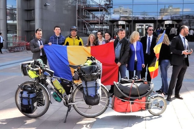 Un „badea Cârţan” modern face turul Europei pe bicicletă