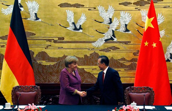Ce ascund China și Germania în spatele unui euro supraevaluat