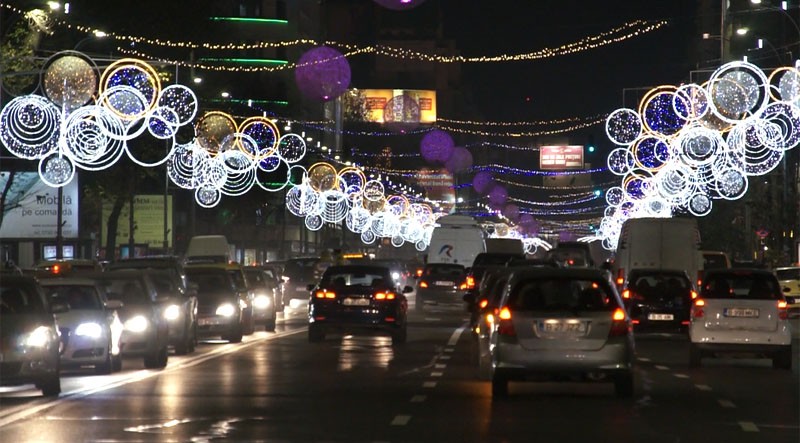 Trei milioane de beculeţe, aprinse de Sf. Nicolae