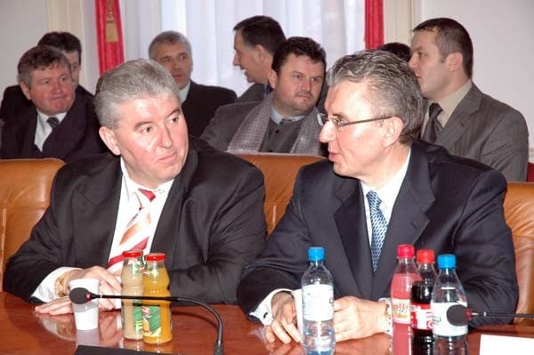 Percheziții la frații Micula. Miza: 400 milioane de euro VIDEO