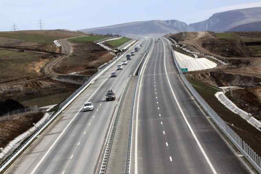 Un miliard de euro pentru autostrada care va traversa Carpații