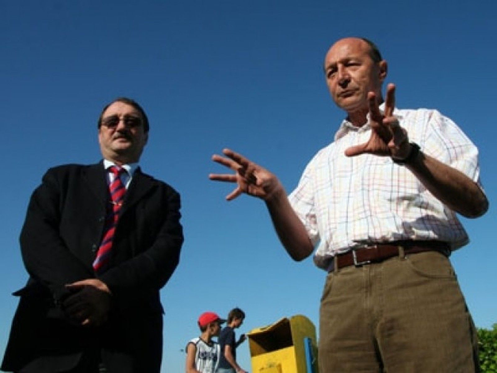 Fratele lui Băsescu, cu jalba-n proțap la CEDO