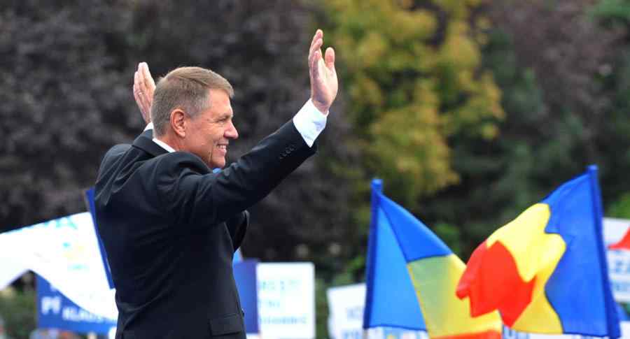Stânga postcomunistă a câştigat ajutată masiv de Klaus Iohannis