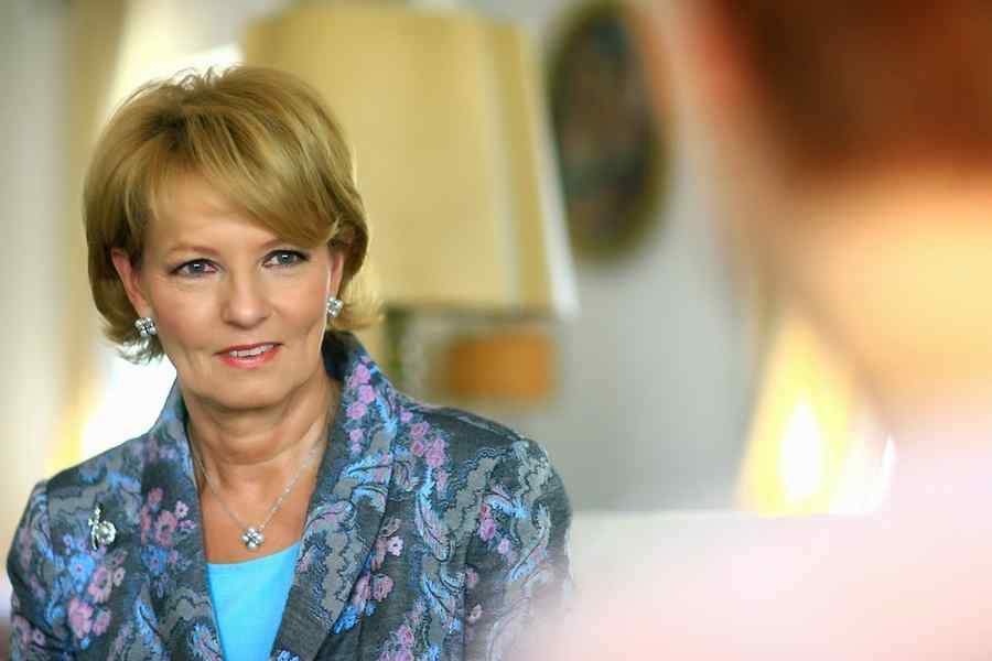 Custodele Coroanei, reacție la criza declanșată de alegeri