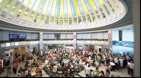 Aeroportul Băneasa devine „business”. Biletele se scumpesc