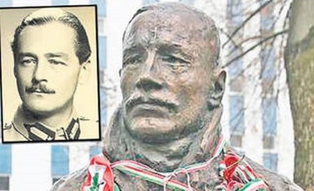A ucis români, dar i s-a făcut statuie în România