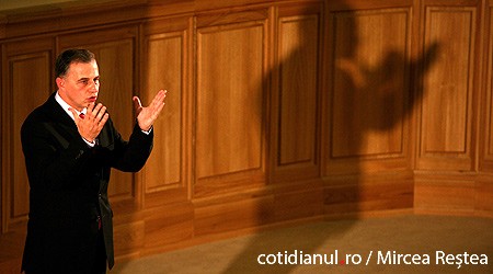 Cum întoarcem România de pe marginea prăpastiei