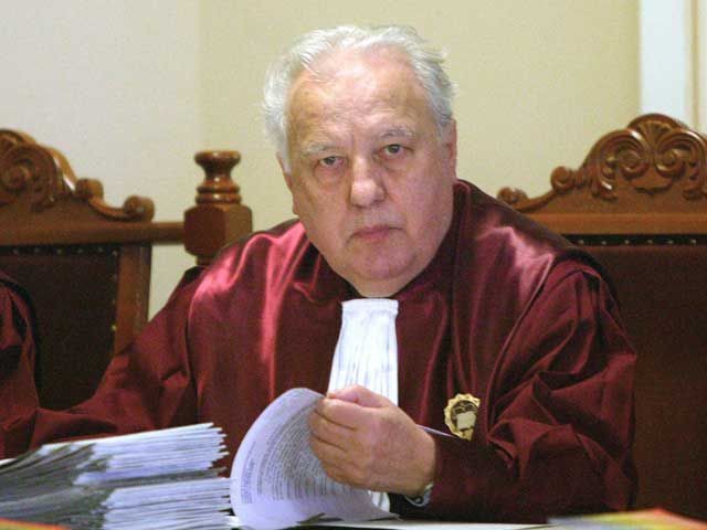 Al treilea judecător CCR atacă ERATA care-l salvează pe Băsescu