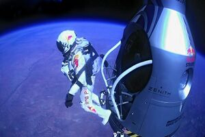 Austriacul Felix Baumgartner a depăşit viteza sunetului