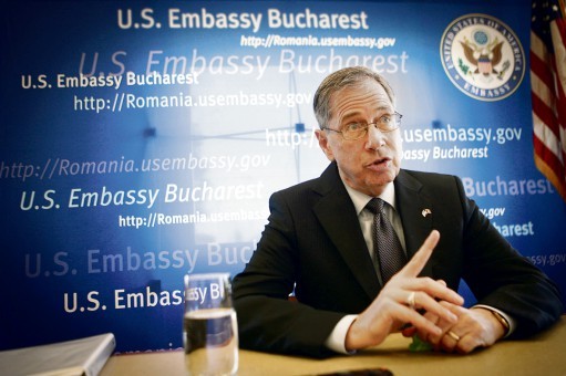 Gitenstein ar vrea ca toată lumea să-l accepte pe Băsescu