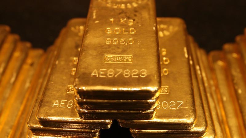 Prețul aurului scade