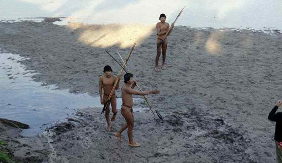 Amenințarea severă pentru un trib fără contact cu civilizația