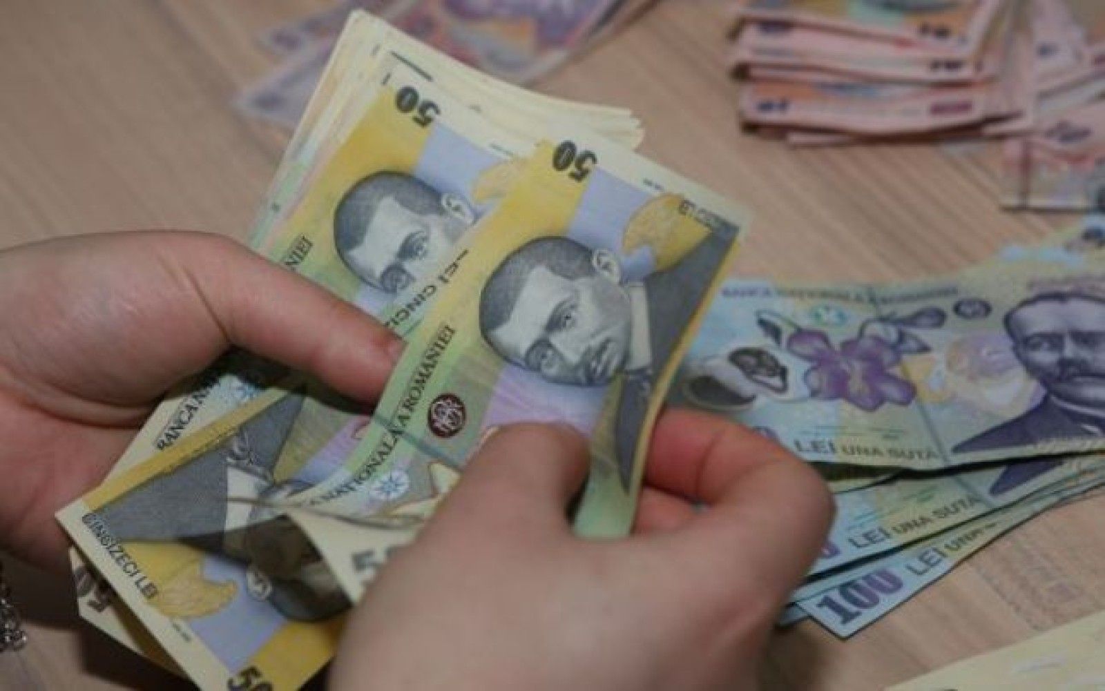 Facturile românilor au crescut cel mai mult din UE