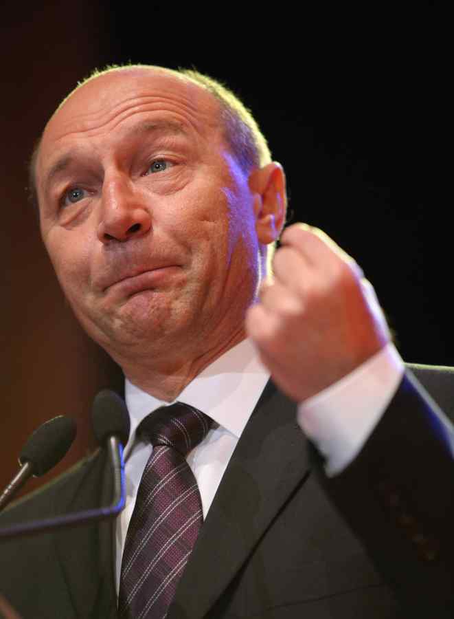 Reacția lui Băsescu la anunțul lui Dodon