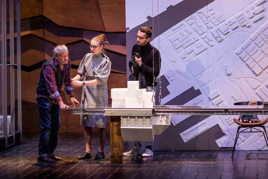 Creatorul cu păpuși