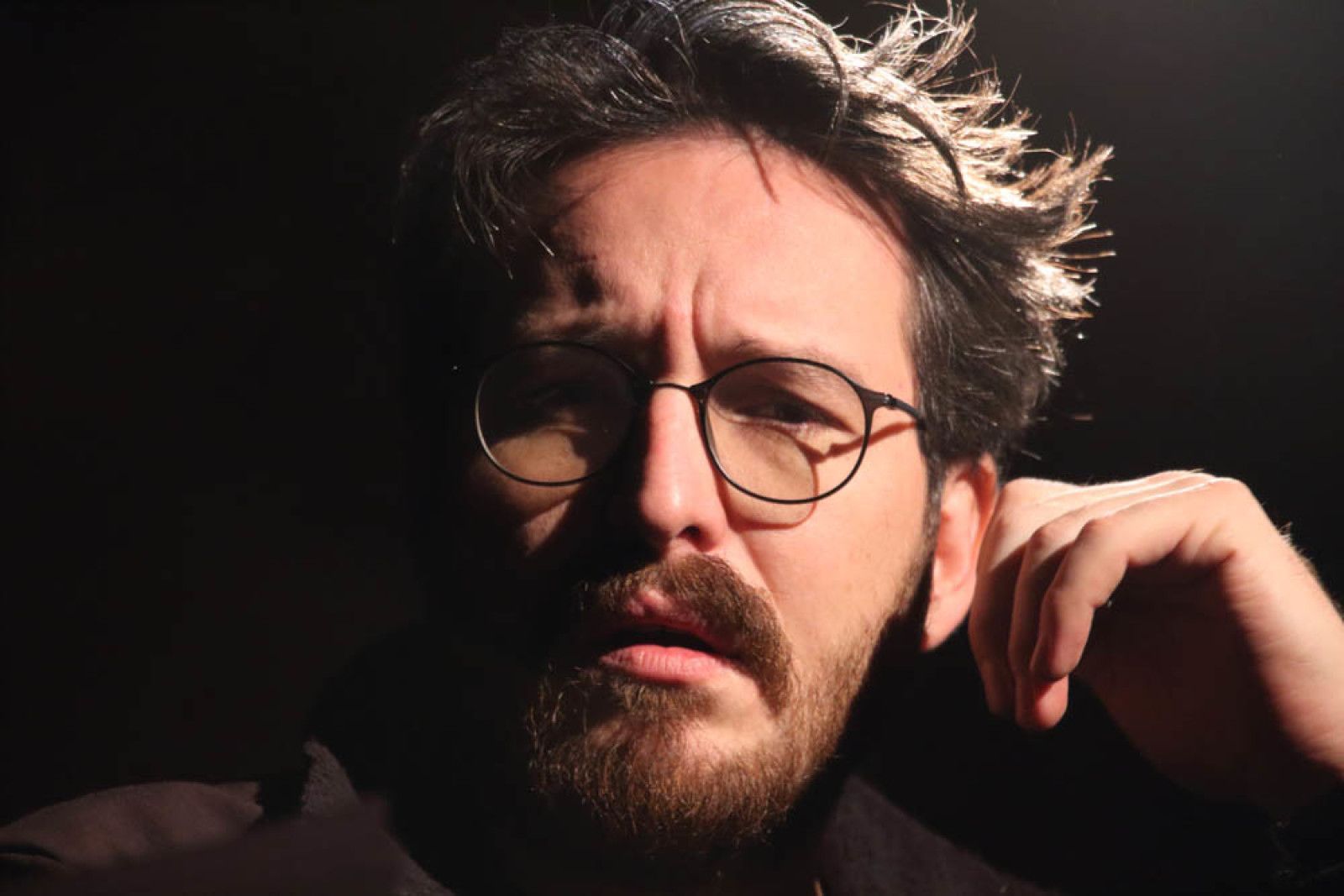 Emanuel Pârvu adaptează un scenariu despre torționari și libertate