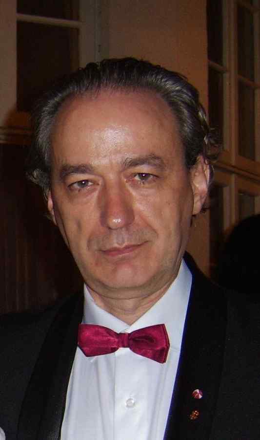 Coregraful Sergiu Anghel: „Nodul trebuie tăiat. Separați școlile!”