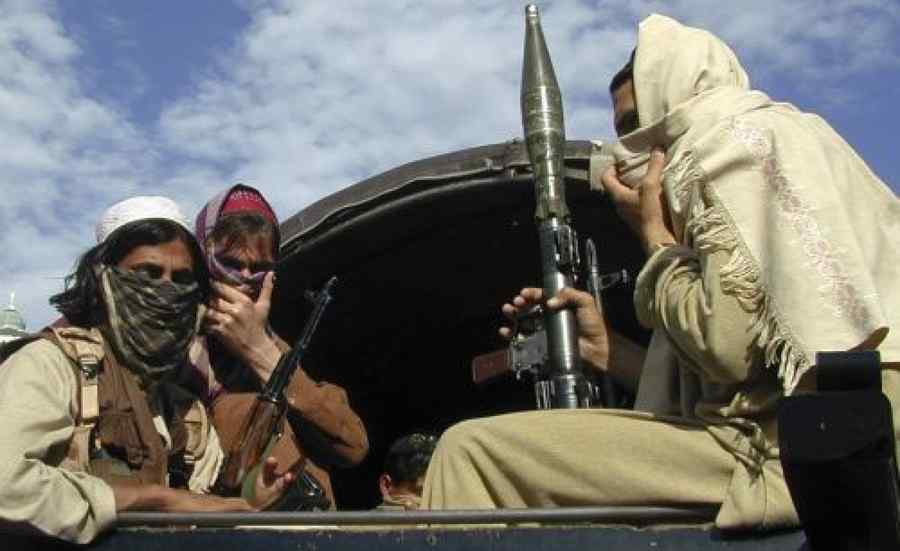 Afganistan: Insurgenţii talibani au ocupat o capitală provincială