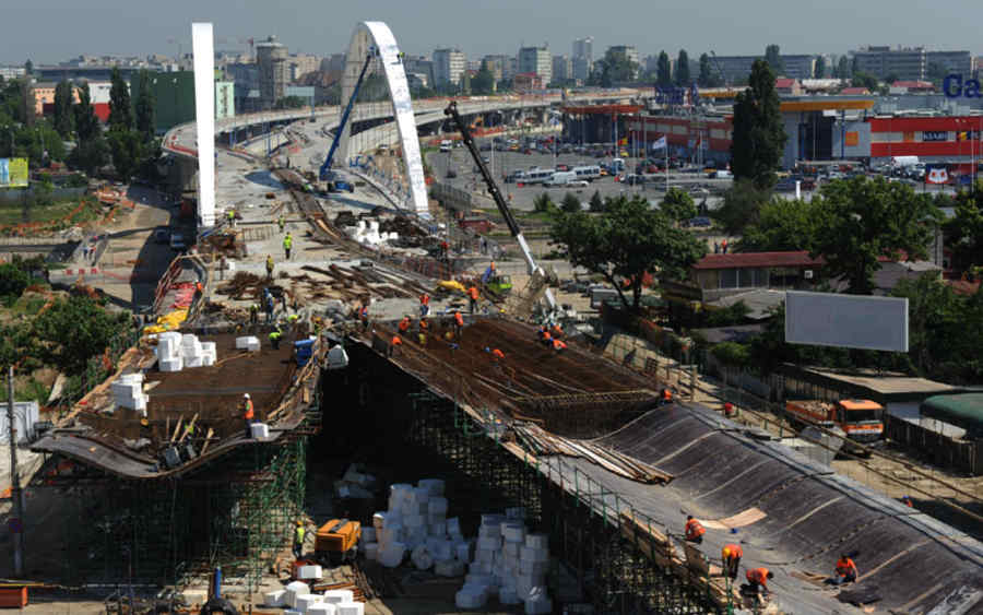 Un deceniu pentru pasajul Basarab